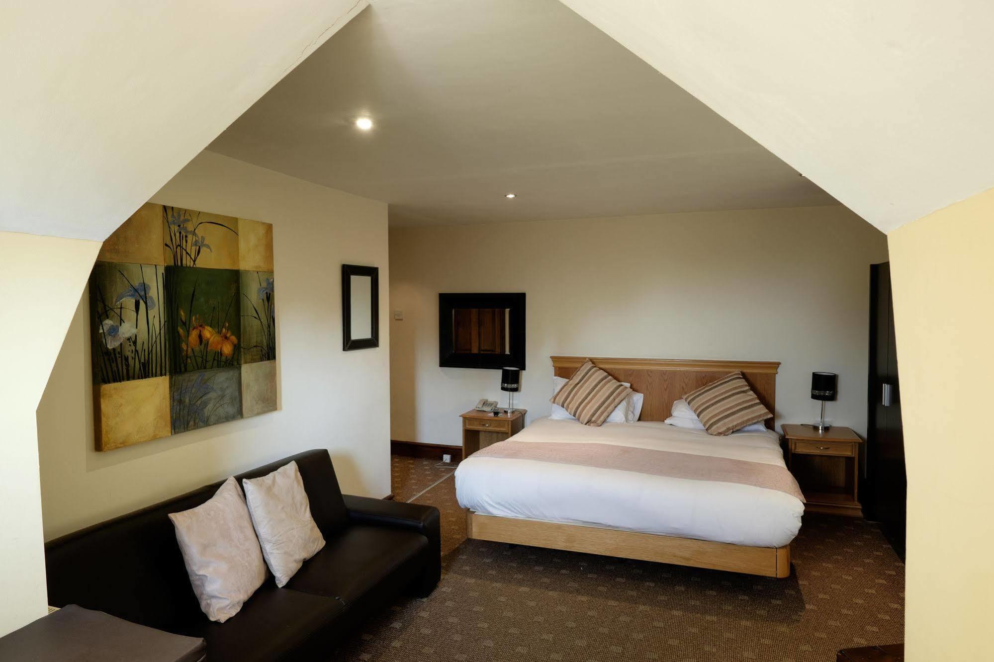 The Cathedral Hotel Lichfield Ngoại thất bức ảnh